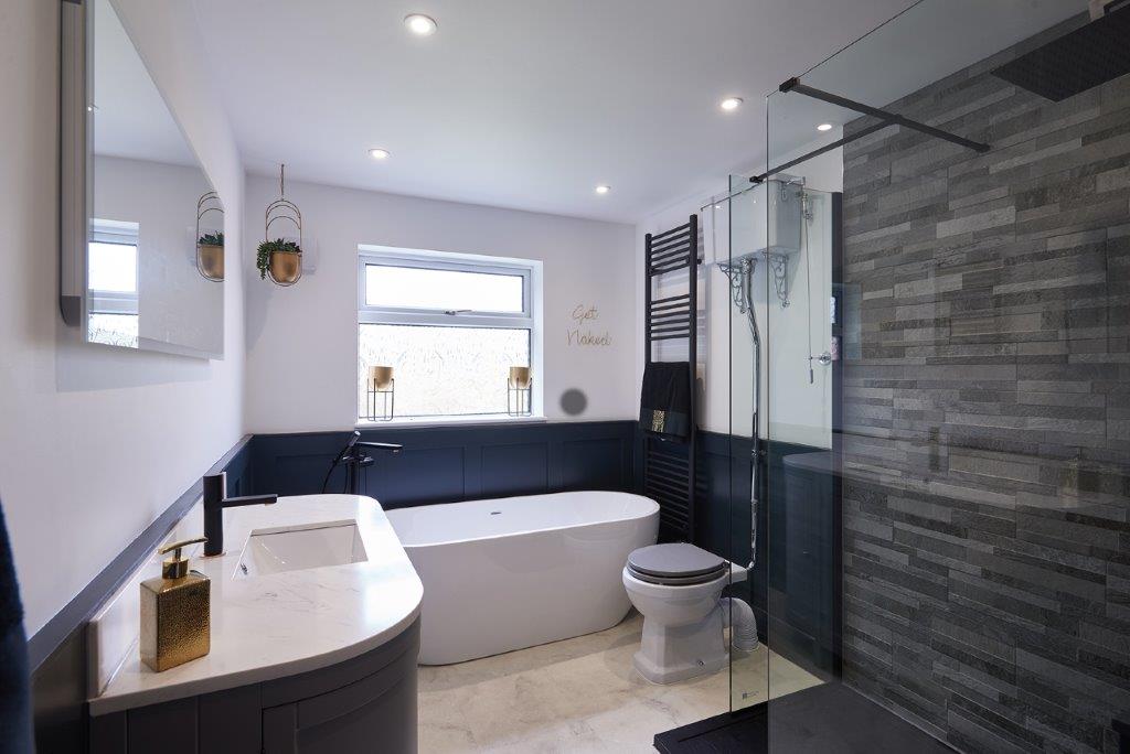 Contemporary family bathroom